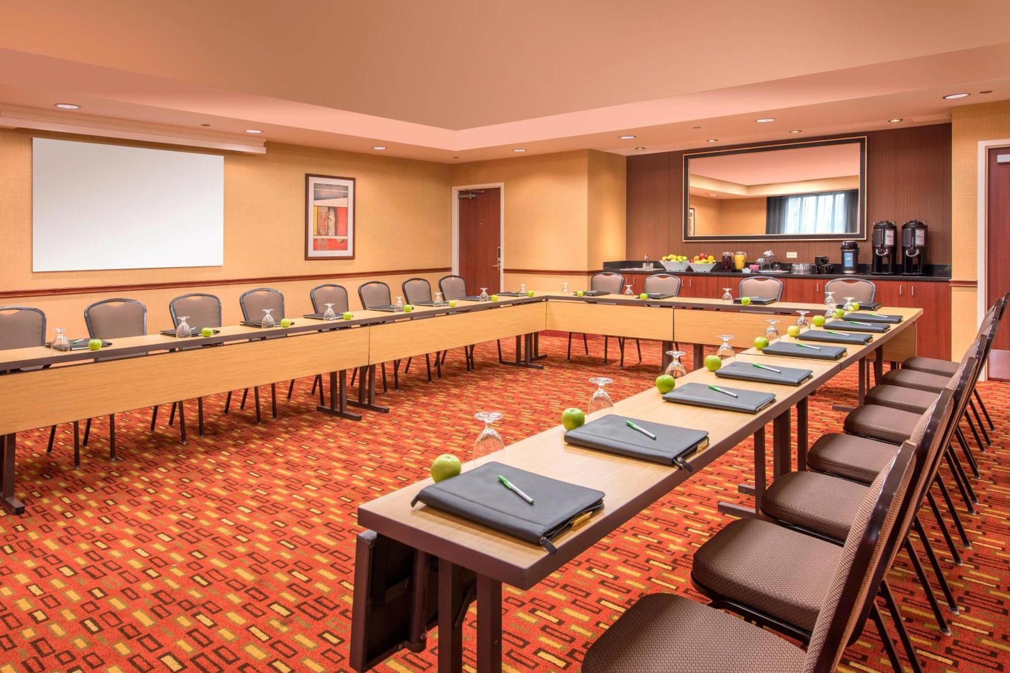 Courtyard By Marriott Denver Cherry Creek Экстерьер фото