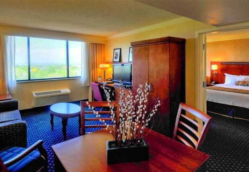 Courtyard By Marriott Denver Cherry Creek Экстерьер фото